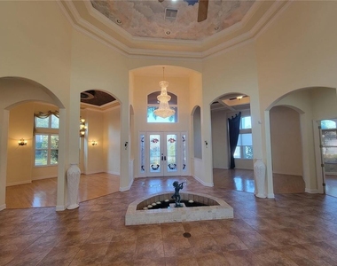 10209 Thurston Groves Boulevard - Photo Thumbnail 11