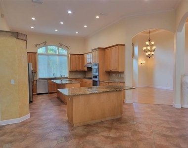 10209 Thurston Groves Boulevard - Photo Thumbnail 18