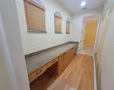 10209 Thurston Groves Boulevard - Photo Thumbnail 32
