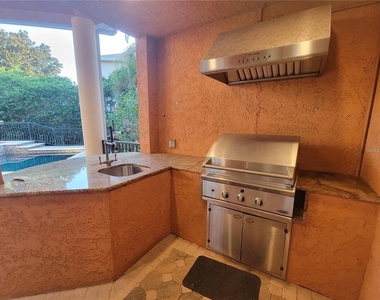 10209 Thurston Groves Boulevard - Photo Thumbnail 10