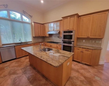 10209 Thurston Groves Boulevard - Photo Thumbnail 20