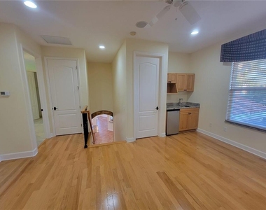 10209 Thurston Groves Boulevard - Photo Thumbnail 38
