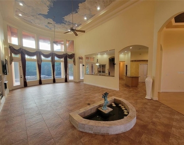 10209 Thurston Groves Boulevard - Photo Thumbnail 4