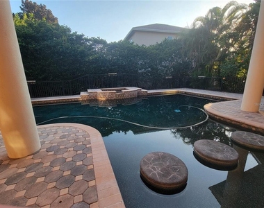 10209 Thurston Groves Boulevard - Photo Thumbnail 7