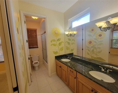 10209 Thurston Groves Boulevard - Photo Thumbnail 36