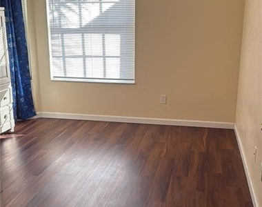 3950 Southpointe Drive - Photo Thumbnail 8