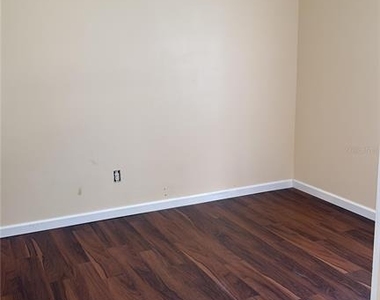 3950 Southpointe Drive - Photo Thumbnail 7