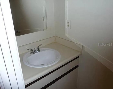 733 Carpenters Way - Photo Thumbnail 8