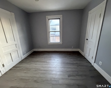 29 Silver Street - Photo Thumbnail 2