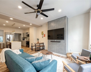 1119 Voskamp St - Photo Thumbnail 1