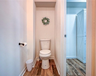 1119 Voskamp St - Photo Thumbnail 12