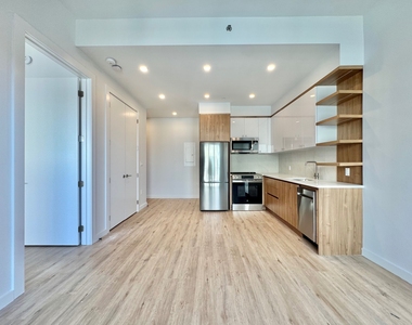 161 Lenox Road - Photo Thumbnail 3