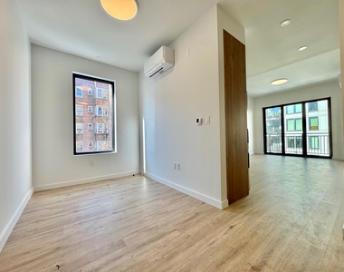 161 Lenox Road - Photo Thumbnail 7