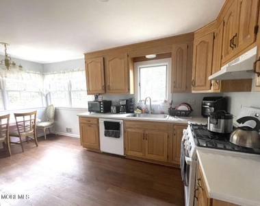 33 Parker Road - Photo Thumbnail 3