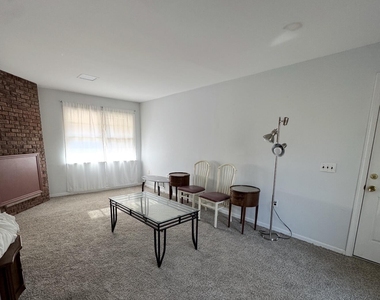 33 Parker Road - Photo Thumbnail 7