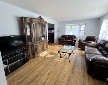 33 Parker Road - Photo Thumbnail 5