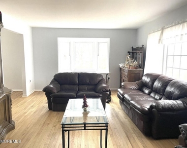 33 Parker Road - Photo Thumbnail 2