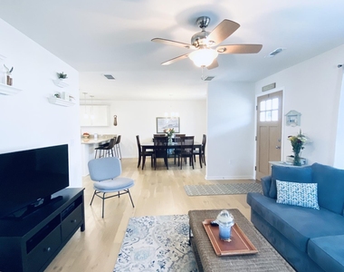 1402 C Street - Photo Thumbnail 10