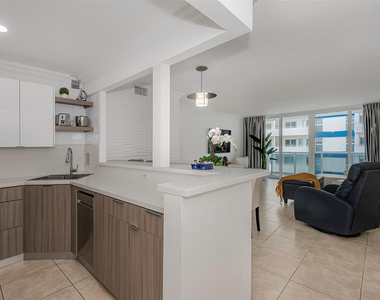 3140 S Ocean Drive - Photo Thumbnail 5