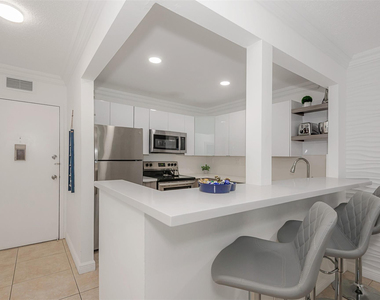 3140 S Ocean Drive - Photo Thumbnail 4