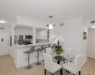 3140 S Ocean Drive - Photo Thumbnail 7