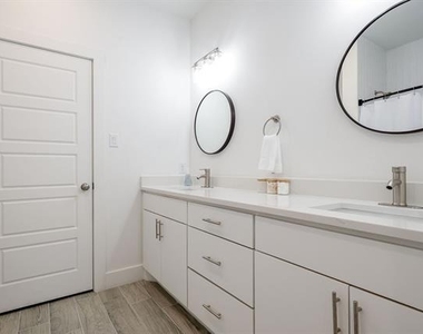 709 Fuller - Photo Thumbnail 18