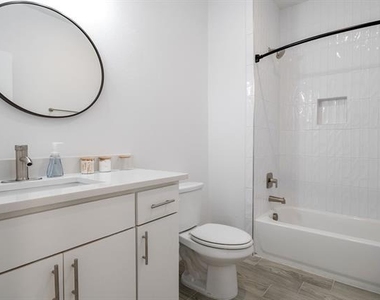 709 Fuller - Photo Thumbnail 17