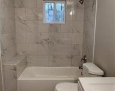 1227 Westmoreland Drive - Photo Thumbnail 4