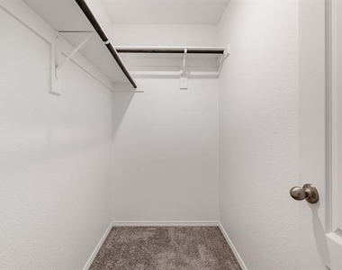 2216 Canongate Drive - Photo Thumbnail 9