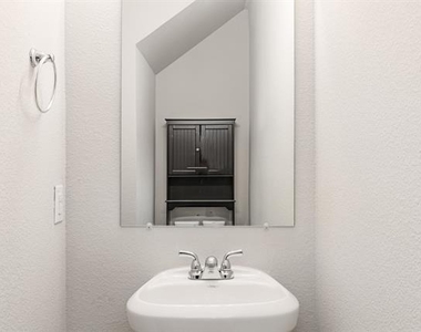 2216 Canongate Drive - Photo Thumbnail 13