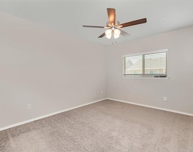 2216 Canongate Drive - Photo Thumbnail 7