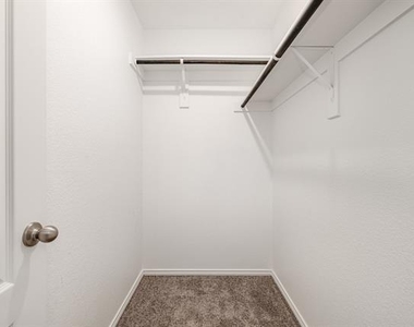 2216 Canongate Drive - Photo Thumbnail 8