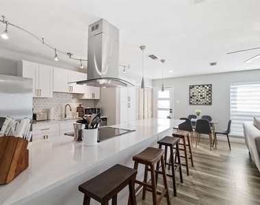 5112 Arbor Glen Road - Photo Thumbnail 6
