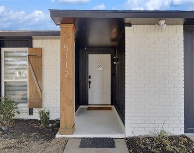 5112 Arbor Glen Road - Photo Thumbnail 4