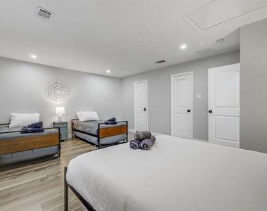 5112 Arbor Glen Road - Photo Thumbnail 25