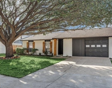 5112 Arbor Glen Road - Photo Thumbnail 3