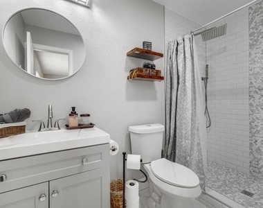 5112 Arbor Glen Road - Photo Thumbnail 21