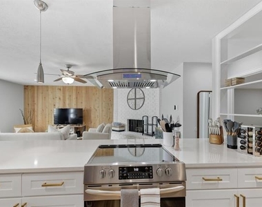 5112 Arbor Glen Road - Photo Thumbnail 11