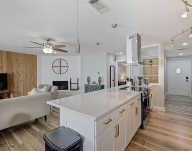 5112 Arbor Glen Road - Photo Thumbnail 5