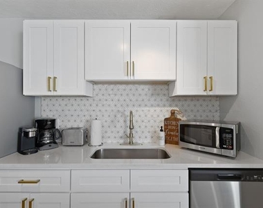 5112 Arbor Glen Road - Photo Thumbnail 10