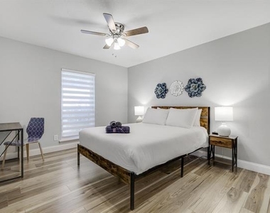 5112 Arbor Glen Road - Photo Thumbnail 24