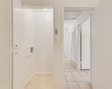 506 N Elm Street - Photo Thumbnail 13