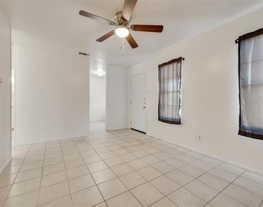 506 N Elm Street - Photo Thumbnail 5