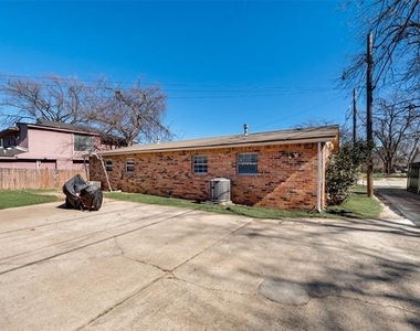 506 N Elm Street - Photo Thumbnail 16