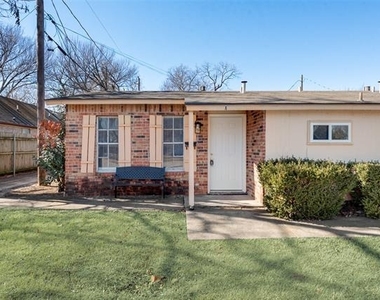 506 N Elm Street - Photo Thumbnail 1