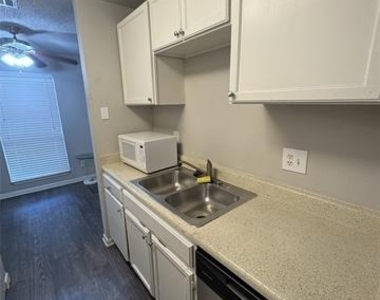 4502 Gaston Avenue - Photo Thumbnail 8