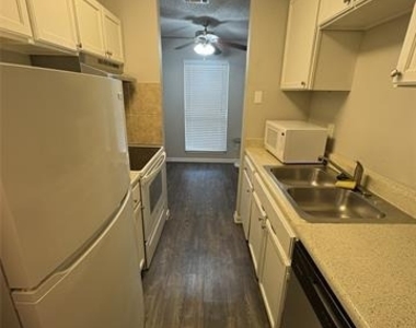 4502 Gaston Avenue - Photo Thumbnail 7