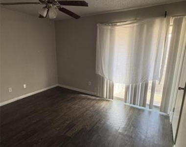 4502 Gaston Avenue - Photo Thumbnail 12