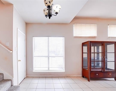 3946 Brandon Park Drive - Photo Thumbnail 8