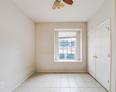 3946 Brandon Park Drive - Photo Thumbnail 16